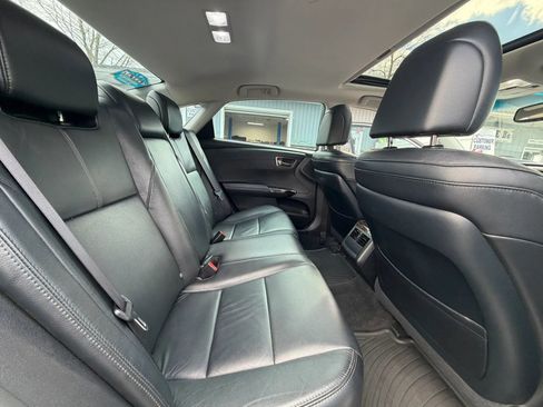 Used 2013 Toyota Avalon XLE Touring FWD image 21