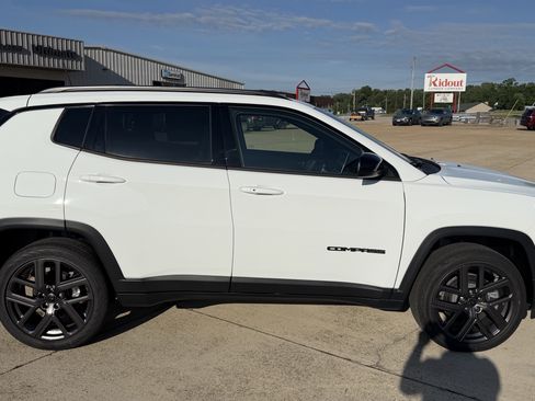 New 2026 Jeep Compass Latitude AWD/4WD image 9