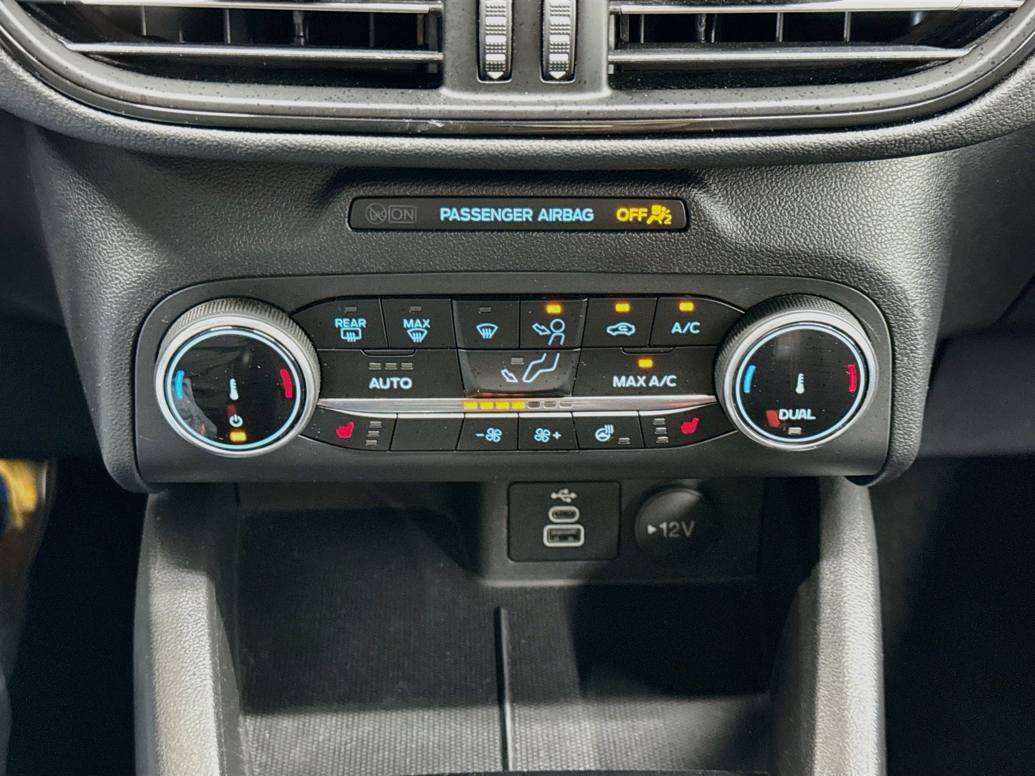 Used 2025 Ford Escape ST-Line Select AWD/4WD image 23