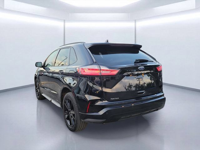 Used 2022 Ford Edge ST-Line AWD/4WD image 3