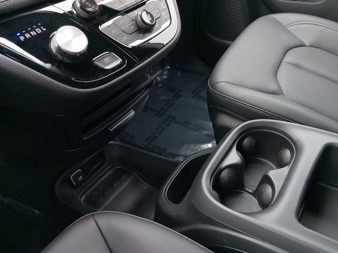 New 2026 Chrysler Pacifica Select image 27