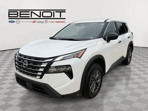 Used 2024 Nissan Rogue S FWD image 1