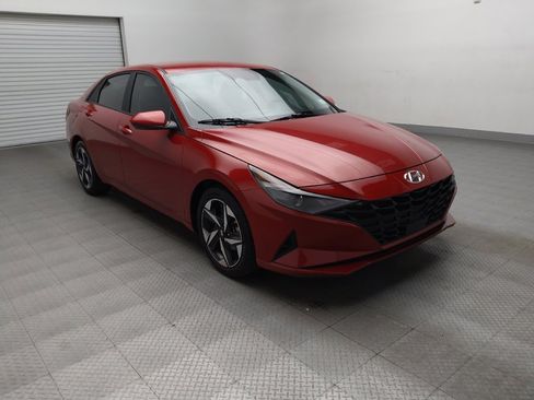Used 2023 Hyundai Elantra SEL w/ Convenience Package FWD image 13