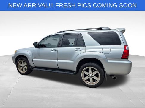 Used 2008 Toyota 4Runner SR5 w/ SR5 Extra Value Pkg 1 RWD image 4