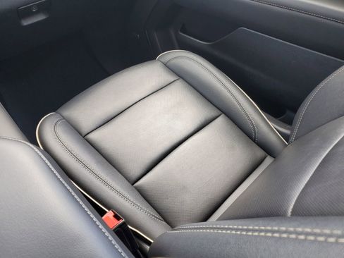 Used 2024 Chevrolet Suburban Premier image 16