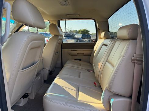 Used 2014 Chevrolet Silverado 2500 LT w/ Z71 Appearance Package AWD/4WD image 10