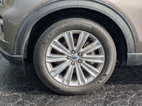 Used 2021 Ford Explorer Limited w/ Equipment Group 301A image 34