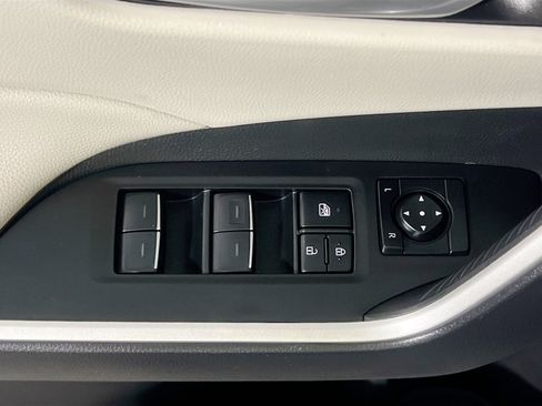 Used 2025 Toyota RAV4 XLE w/ Convenience Package FWD image 16