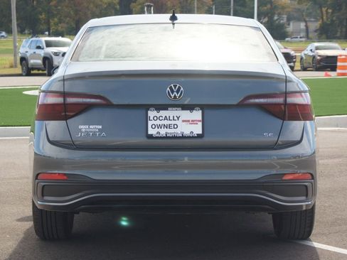 Used 2024 Volkswagen Jetta SE image 3