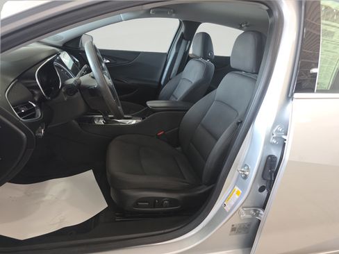 Used 2020 Chevrolet Malibu LT FWD image 12