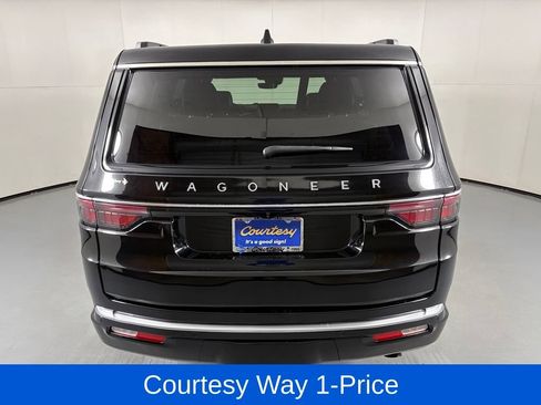 Used 2024 Jeep Wagoneer 4WD image 9