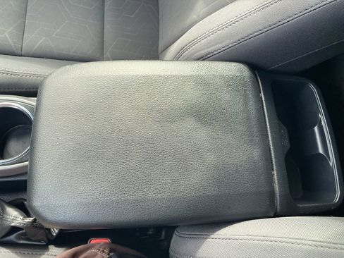 Used 2019 Toyota Tacoma TRD Sport AWD/4WD image 30