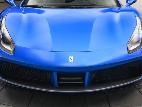 Used 2018 Ferrari 488 Spider image 28
