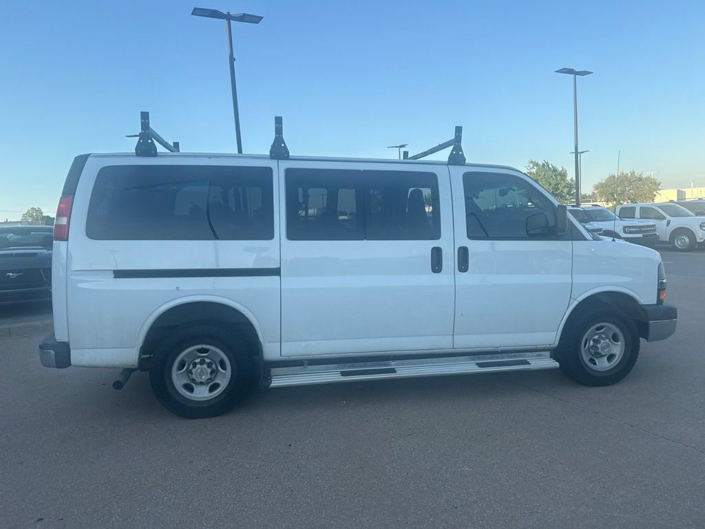 Used 2016 Chevrolet Express 3500 LT w/ LT Preferred Equipment Group RWD image 4
