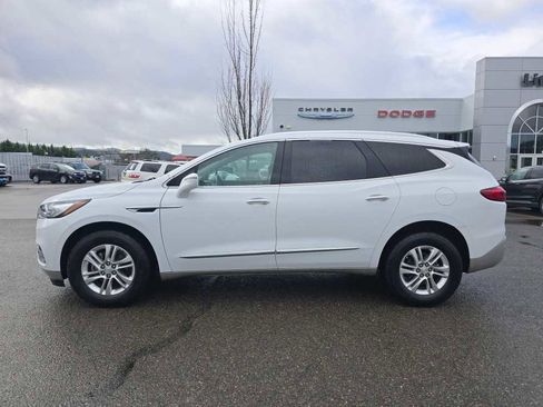 Used 2020 Buick Enclave Essence w/ Sound and Sites Package image 2