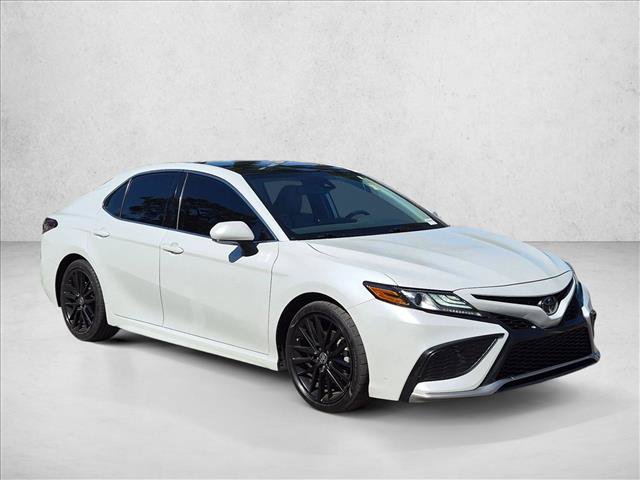 Used 2023 Toyota Camry XSE FWD image 3