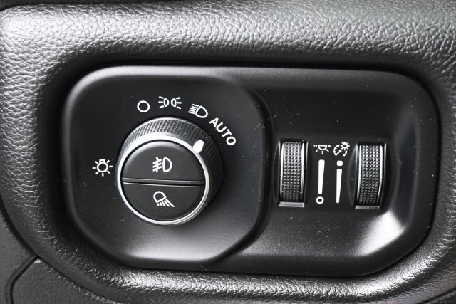 Used 2025 RAM 1500 Laramie w/ Sport Appearance Package AWD/4WD image 24