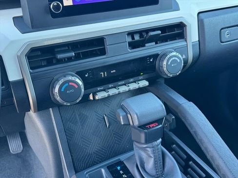 Used 2024 Toyota Tacoma TRD Off-Road image 22