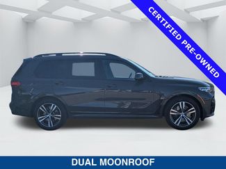 Used 2022 BMW X7 xDrive40i w/ M Sport Package AWD/4WD video 3