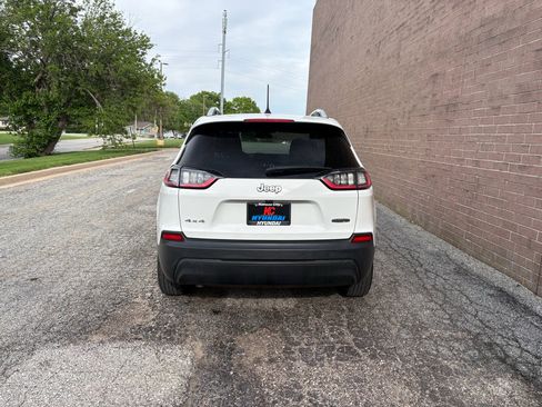 Used 2019 Jeep Cherokee Latitude w/ Cold Weather Group AWD/4WD image 4