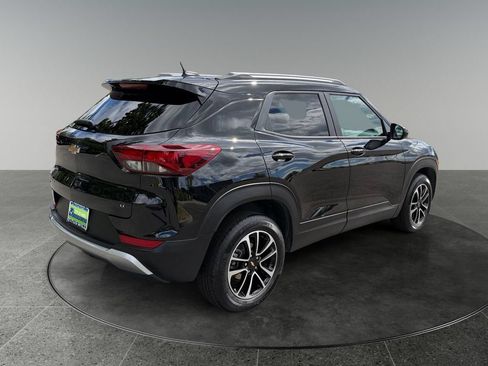 Used 2025 Chevrolet TrailBlazer LT AWD/4WD image 9