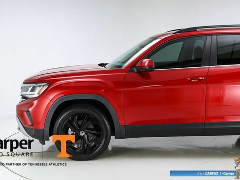 Used 2023 Volkswagen Atlas SE w/ Panoramic Sunroof Package FWD image 3