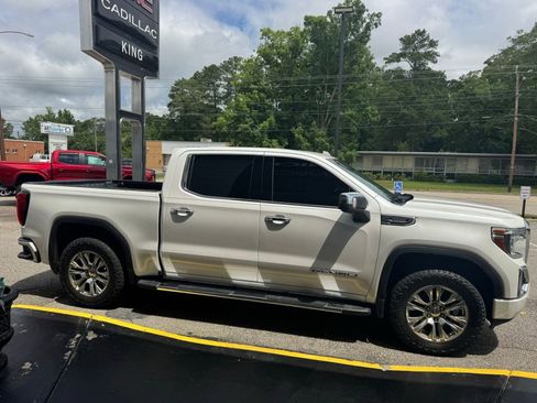 Used 2021 GMC Sierra 1500 Denali w/ LPO, GMC Protection Package AWD/4WD image 9