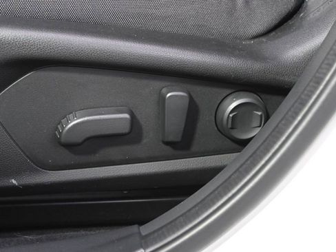 Used 2024 Subaru Crosstrek 2.0i Premium image 14