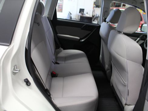Used 2015 Subaru Forester 2.5i w/ Alloy Wheel Package image 24