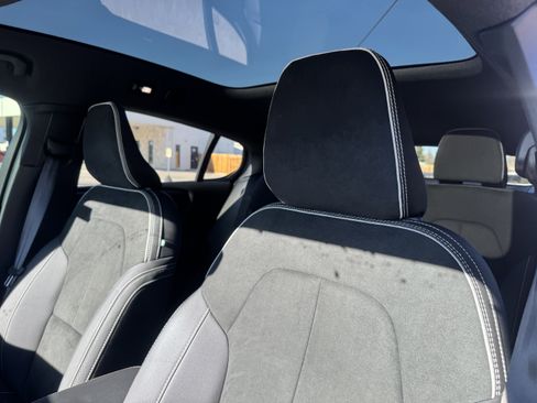 Used 2023 Volvo C40 P8 Recharge Ultimate image 14