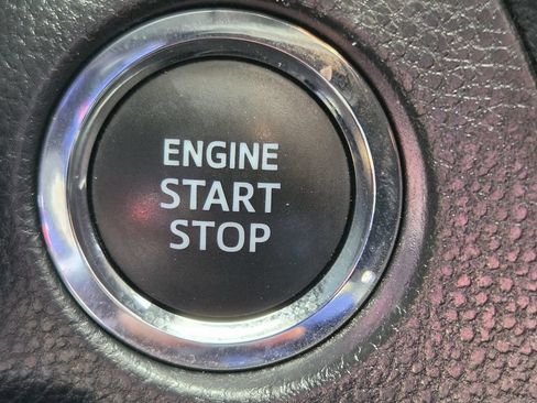 Used 2025 Toyota RAV4 XLE FWD image 22