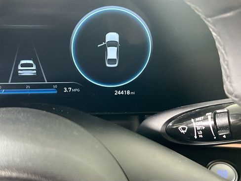 Used 2023 Hyundai Elantra SEL w/ Convenience Package FWD image 12
