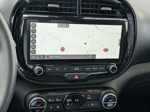 Used 2025 Kia Soul S image 27
