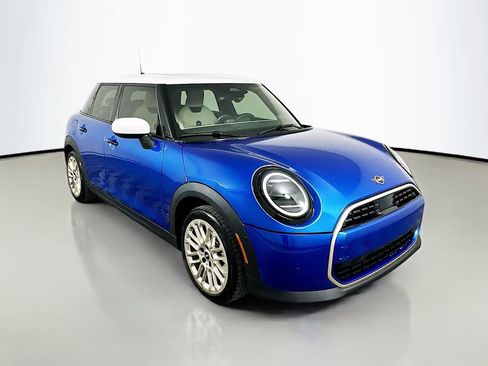 Certified 2025 MINI Cooper 4-Door Hardtop FWD image 3
