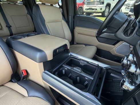 Used 2025 Ford F350 Lariat w/ Lariat Ultimate Package AWD/4WD image 33