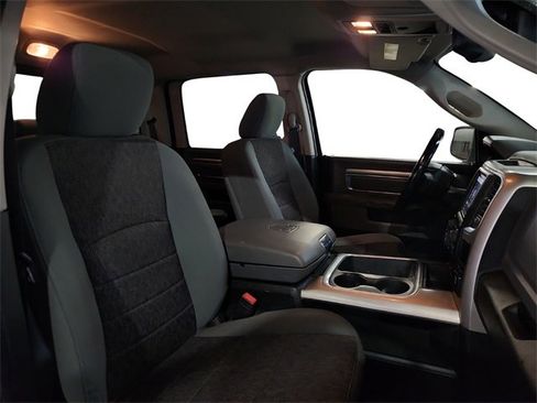 Used 2020 RAM 1500 Classic SLT w/ Luxury Group image 24