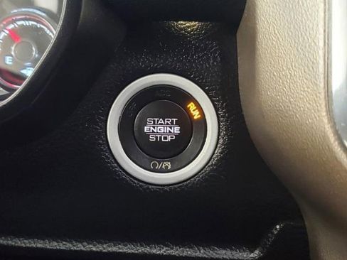 Used 2019 RAM 1500 Laramie image 28