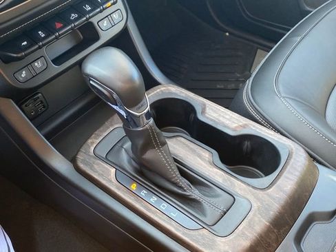 Used 2022 GMC Canyon Denali image 13