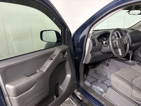 Used 2019 Nissan Frontier SV image 11