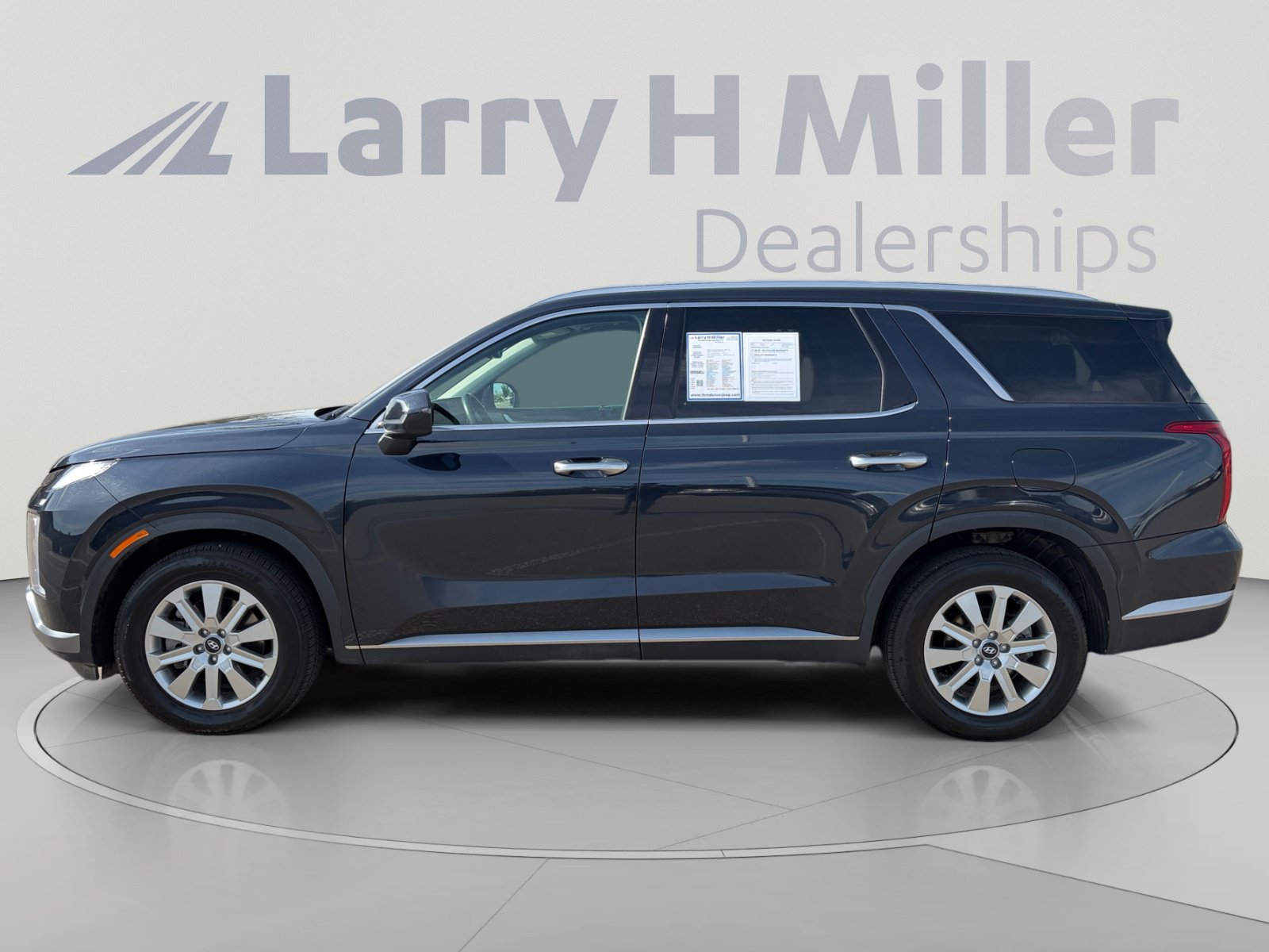 Used 2024 Hyundai Palisade SEL AWD/4WD image 3