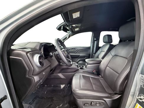 Used 2023 Chevrolet Colorado LT w/ LT Convenience Package III image 12