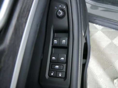 Certified 2024 Jeep Grand Cherokee L Limited AWD/4WD image 18