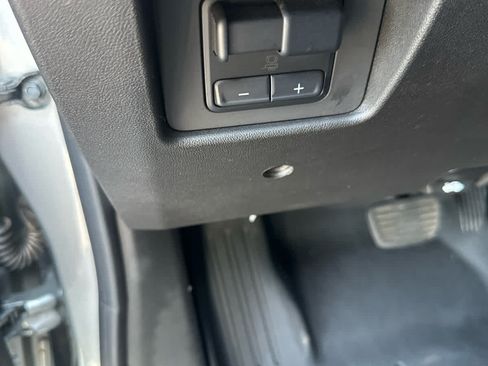 Used 2024 Chevrolet Colorado Trail Boss w/ Technology Package AWD/4WD image 17