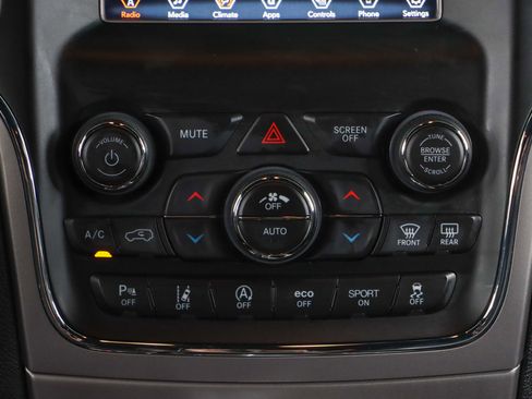 Used 2021 Jeep Grand Cherokee Laredo RWD image 20