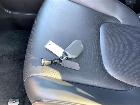 Used 2026 Kia Carnival FWD image 15