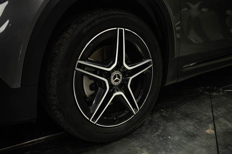 Used 2022 Mercedes-Benz GLB 250 image 3