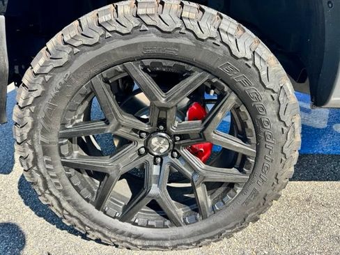 Used 2022 Ford F150 Lariat w/ Equipment Group 502A High AWD/4WD image 21