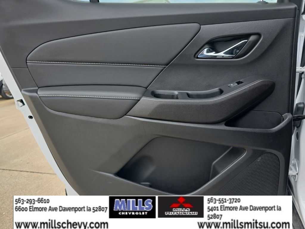 Used 2023 Chevrolet Traverse LT w/ LT Premium Package AWD/4WD image 16