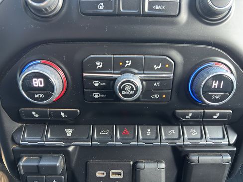 Used 2023 Chevrolet Silverado 2500 LT AWD/4WD image 19