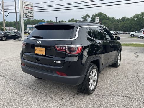 Used 2024 Jeep Compass Latitude image 5